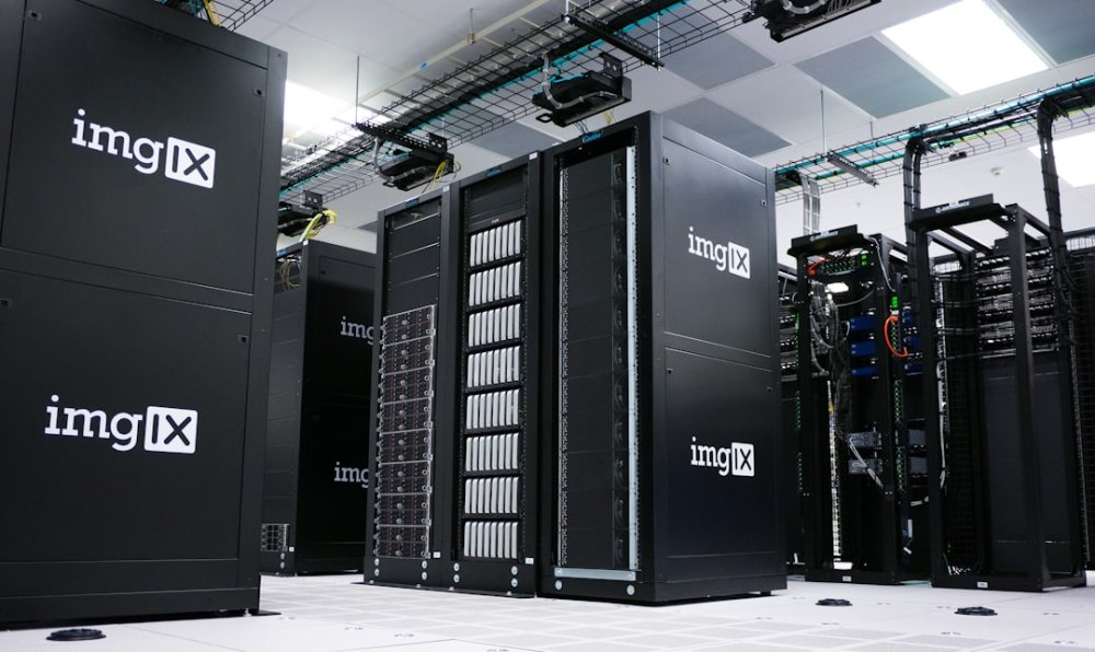 Изображение data backup, server storage, cloud computing, database security